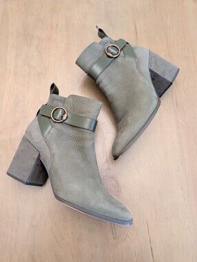 Vionic Tenley Block Heel Loden Green Nubuck Suede Water Resistant Booties  8.5